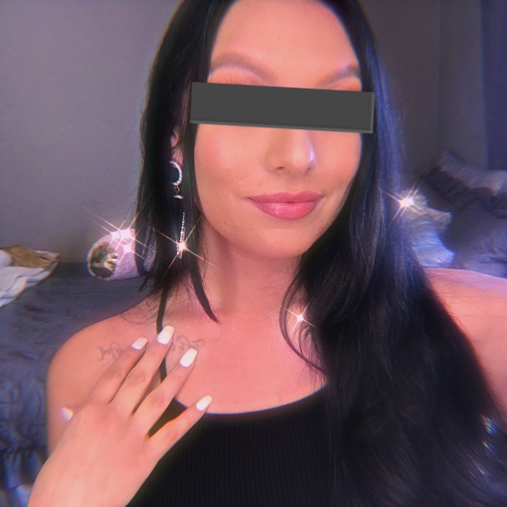 Meet your Posher, Adrianna